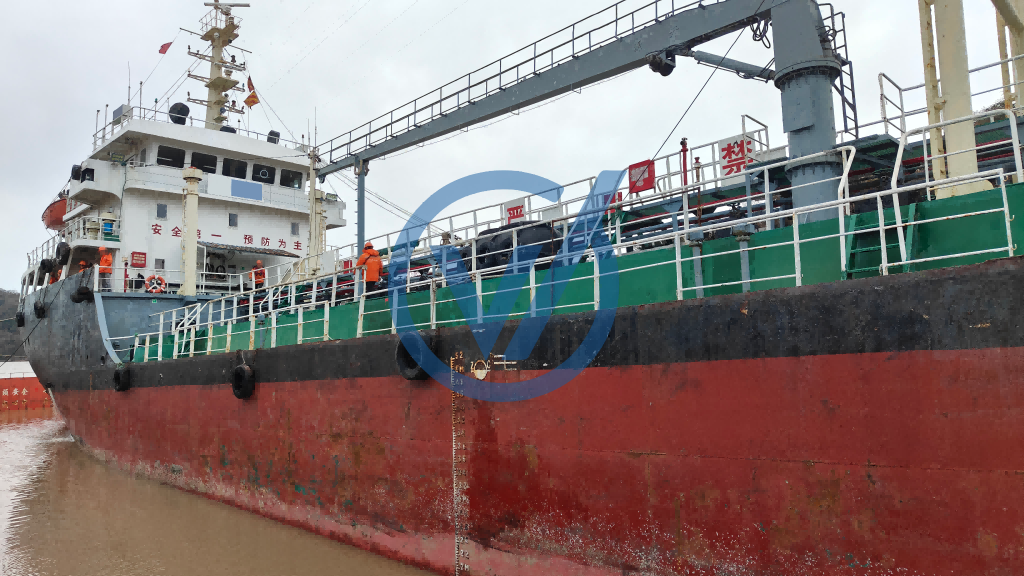 2330 DWT BUNKER / OIL TANKER 